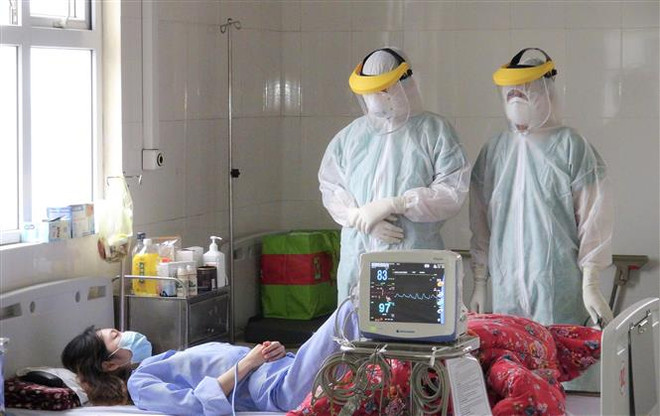 Thủ tướng gửi thư động viên các thầy thuốc, cán bộ, nhân viên y tế ảnh 1