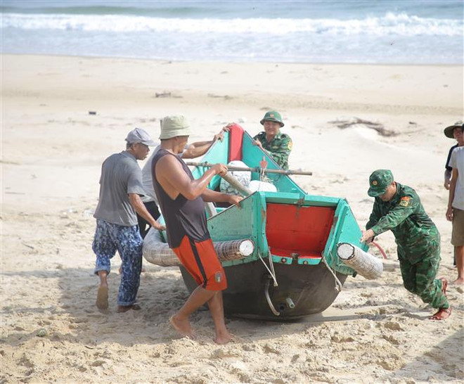 Quảng Trị gấp rút triển khai đảm bảo an toàn cho ngư dân và tàu thuyền ảnh 1