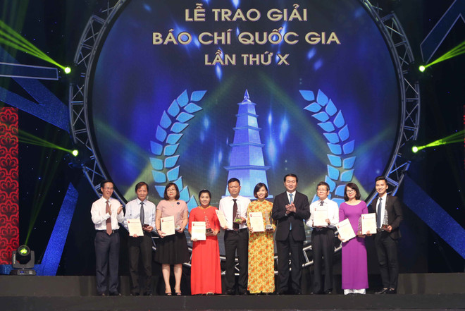 Chủ tịch nước: Nhà báo không được uốn cong ngòi bút trước cám dỗ ảnh 4