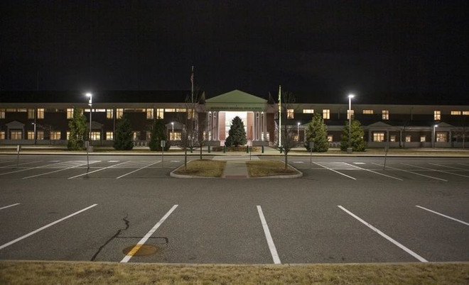 Kỳ lạ 7.000 bóng đèn bật sáng gần hai năm mà không thể tắt ảnh 1