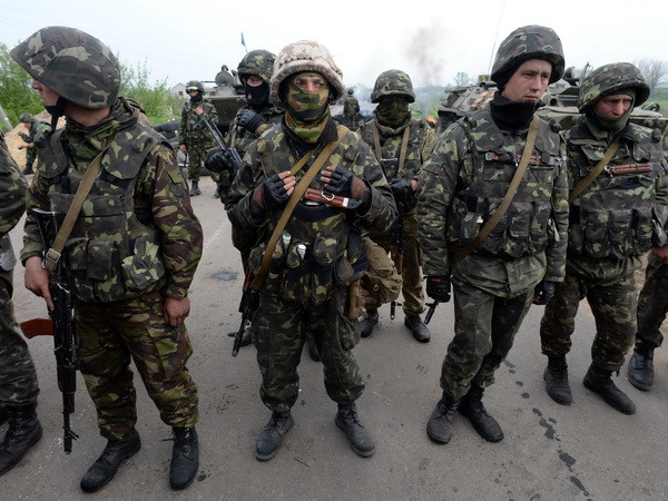 Ukraine thành lập lữ đoàn vũ trang chung với Ba Lan-Litva ảnh 1