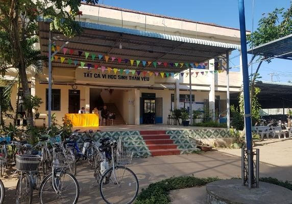 Vụ học sinh viết thư tuyệt mệnh: Tạm đình chỉ Hiệu trưởng, Hiệu phó ảnh 1