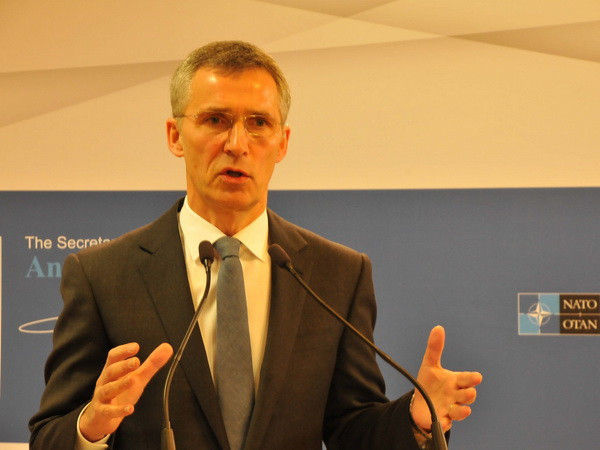Tổng Thư ký NATO: Chỉ không kích thì không đủ để đánh bại IS ảnh 1