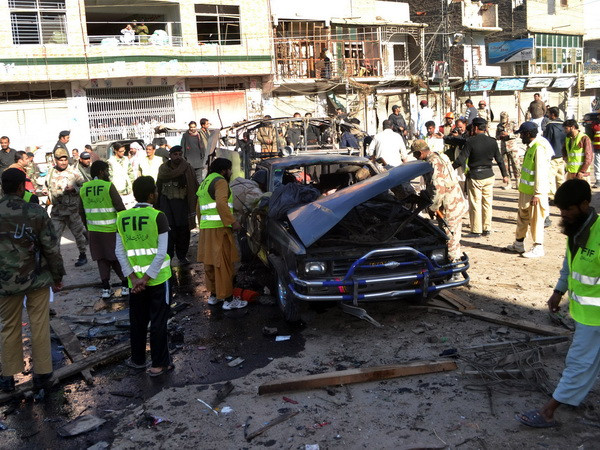 Đánh bom kép tại Karachi, gần 40 người thương vong ảnh 1