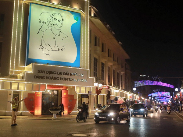 Thủ đô Hà Nội đón Xuân Bính Thân 2016 với niềm tin và nghị lực mới ảnh 1