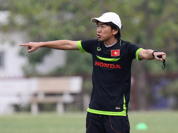 VFF ghi nhận đóng góp của huấn luyện viên Toshiya Miura ảnh 1