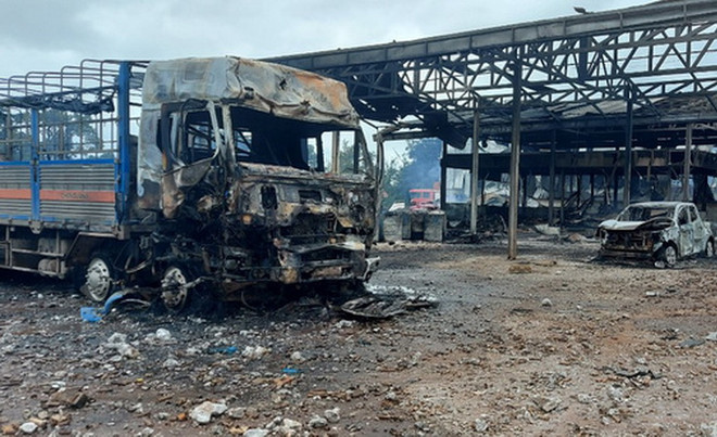 Tiếp nhận điều trị, cách ly 4 người bị thương trong vụ nổ xe ở Lào ảnh 2