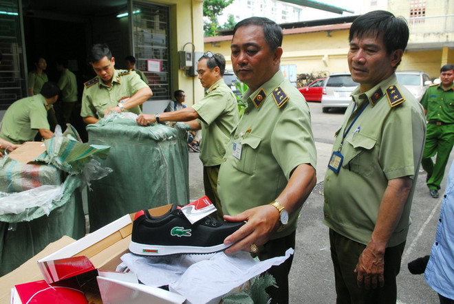 Xuất hiện nhiều hình thức buôn lậu tinh vi tại Thành phố Hồ Chí Minh ảnh 1