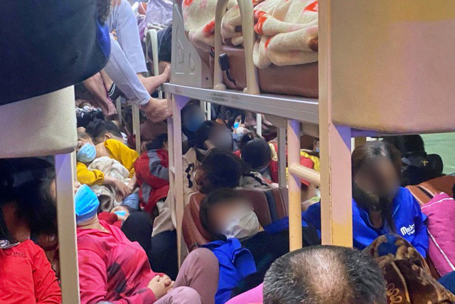 Xe khách không có chứng nhận đăng kiểm, nhồi nhét gần 100 người ảnh 1