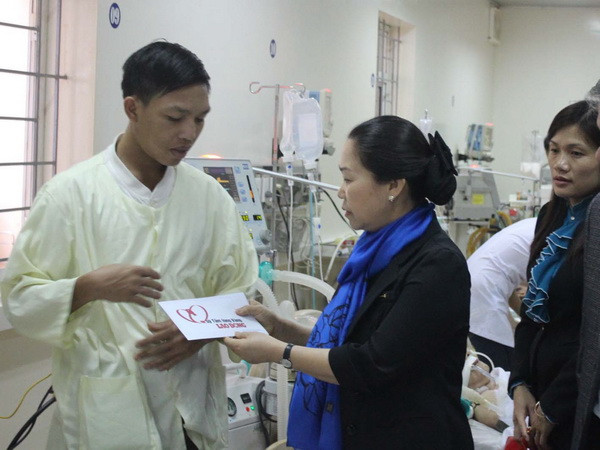 Quảng Bình: Thăm hỏi, hỗ trợ gia đình nạn nhân vụ sập giàn giáo ảnh 1