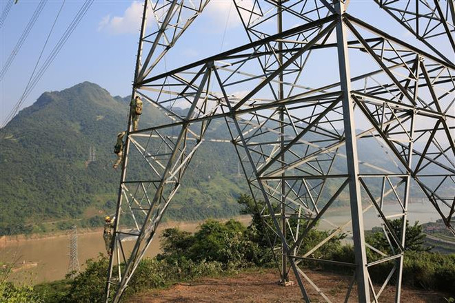 Tiếp tục giải pháp đảm bảo tiến độ đóng điện đường dây 500kV mạch 3 ảnh 1