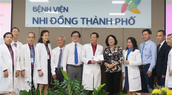 Phó Chủ tịch nước thăm hai bé song sinh Trúc Nhi-Diệu Nhi ảnh 3