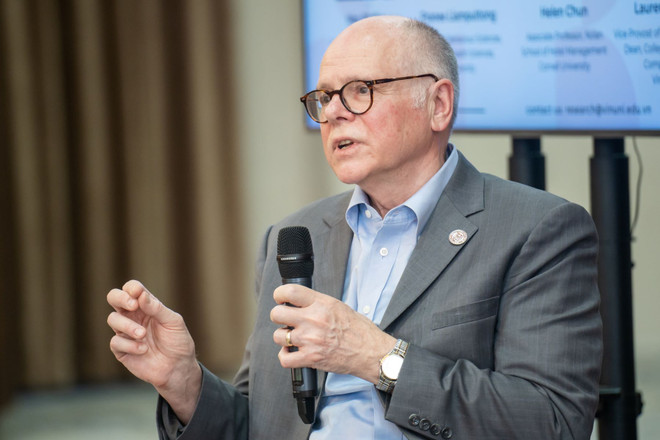 Giáo sư Đại học Cornell bất ngờ vì sự phát triển nhanh của VinUni ảnh 2