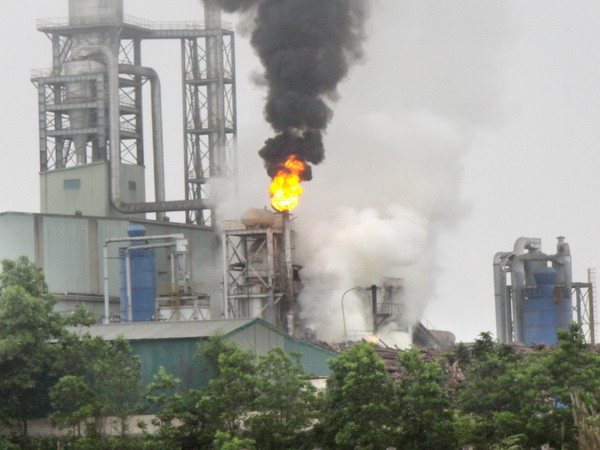 Cháy lớn tại nhà máy sản xuất gỗ MDF-VRG Quảng Trị ảnh 3