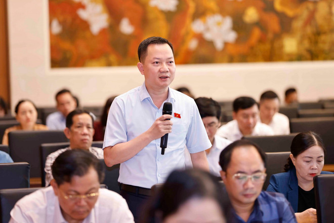 Đại biểu Quốc hội tỉnh Đồng Nai Trịnh Xuân An phát biểu. (Ảnh: Doãn Tấn/TTXVN) ttxvn_2908_dai bieu qh (2).jpg