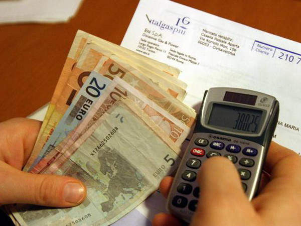 Gần 1/3 dân số Italy lâm vào tình trạng "khủng hoảng hầu bao" ảnh 1