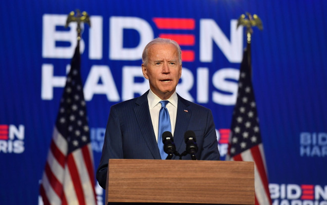 Ứng viên Tổng thống đảng Dân chủ Mỹ Joe Biden trong cuộc họp báo tại Wilmington, bang Delaware ngày 6/11 vừa qua. (Ảnh: AFP/TTXVN) Bầu cử không thể chữa lành vết thương của nước Mỹ ảnh 1