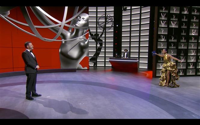 Giải Emmy 2020: Watchmen làm nên lịch sử với 11 tượng vàng ảnh 1