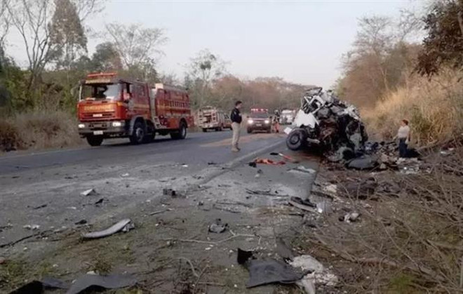 Brazil: Hai xe tải đâm nhau trên cao tốc, ít nhất 12 người tử vong ảnh 1