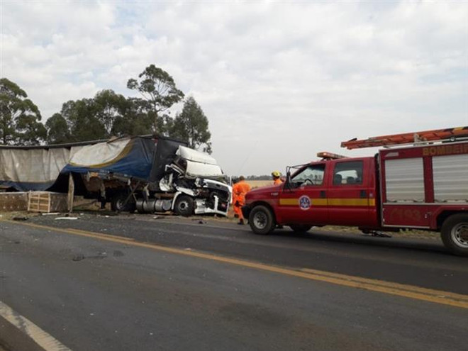 Brazil: Hai xe tải đâm nhau trên cao tốc, ít nhất 12 người tử vong ảnh 2