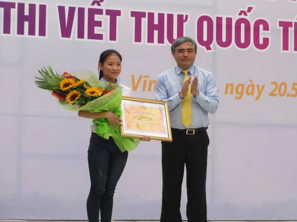 Đoạt giải Nhất UPU 45 với việc hóa thân thành cậu bé Syria chết đuối ảnh 1