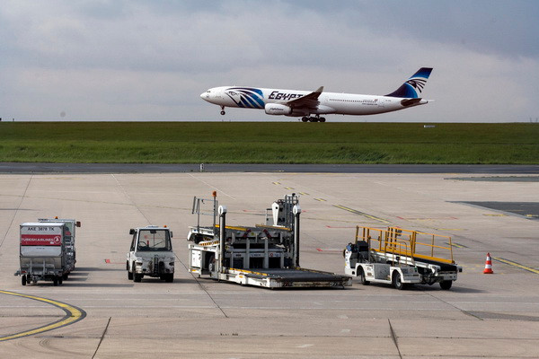 Còn quá sớm để kết luận nguyên nhân máy bay Ai Cập mất tích ảnh 1