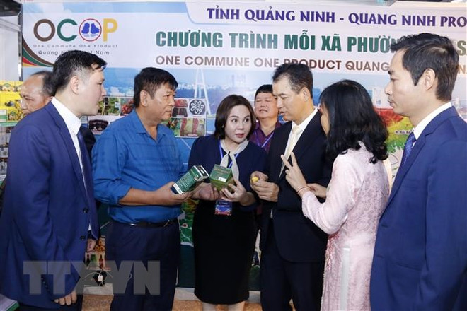 Việt Nam-Lào hướng tới thương mại song phương đạt 2 tỷ USD ảnh 3