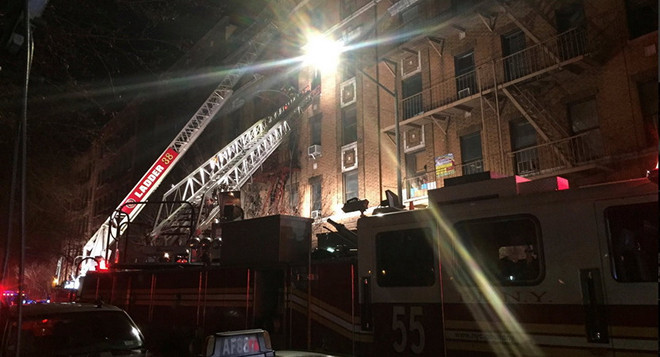Hỏa hoạn xảy ra tại New York, ít nhất 21 người thương vong ảnh 1