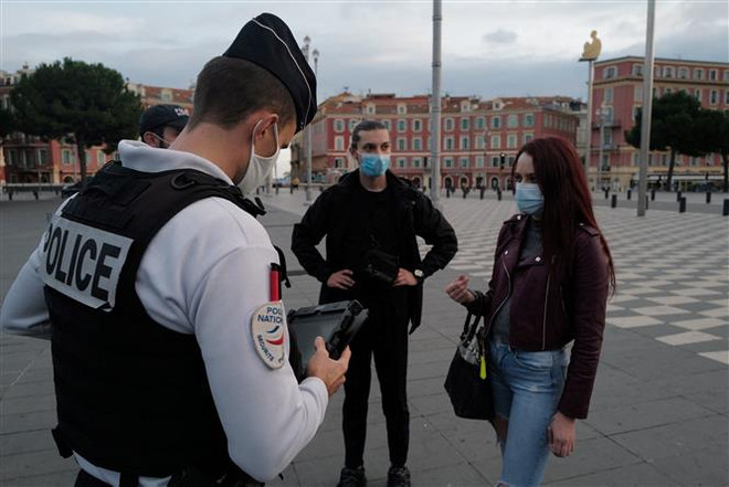 Pháp triển khai 'giấy thông hành' tại các địa điểm thể thao-văn hóa ảnh 1