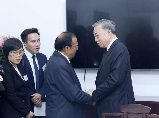 Chủ tịch nước Tô Lâm tiếp Cố vấn An ninh Quốc gia của Thủ tướng Ấn Độ Ajit Doval. (Ảnh: Nhan Sáng/TTXVN) ttxvn_2507_chu tich nuoc tiep (1).jpg