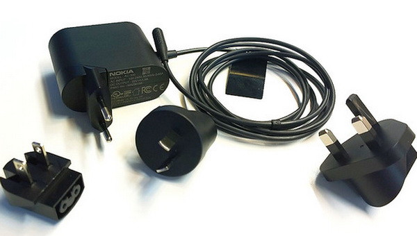 Nokia thu hồi 30.000 bộ sạc máy tính bảng Lumia 2520 ảnh 1