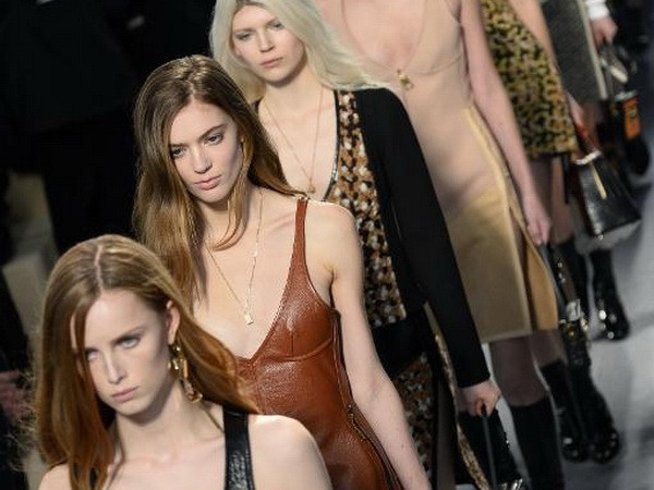 Giám đốc sáng tạo mới của LV mở màn ấn tượng ảnh 2