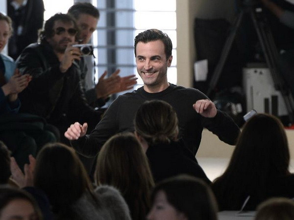 Giám đốc sáng tạo mới của LV mở màn ấn tượng ảnh 1