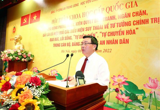 Đẩy mạnh xây dựng lực lượng Công an nhân dân trong sạch, vững mạnh ảnh 2