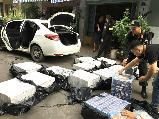 Đồng Nai: Khởi tố nhóm đối tượng buôn lậu thuốc lá số lượng lớn ảnh 1