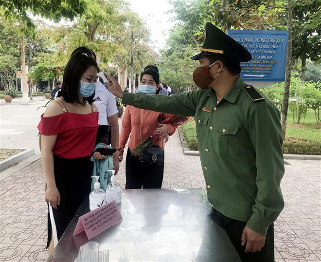 Nghệ An: Đông đảo du khách về tham quan quê Bác dịp nghỉ lễ ảnh 2