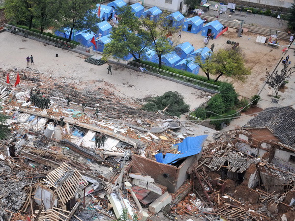 Số người thiệt mạng trong vụ động đất ở Vân Nam lên gần 600 ảnh 1