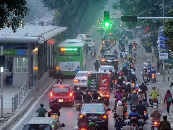 Hà Nội sẽ thí điểm lắp phân cách cứng bảo vệ đường cho ​BRT ảnh 1