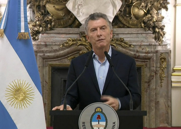 Uy tín của Tổng thống Argentina sụt giảm sau biến động về tài chính ảnh 1