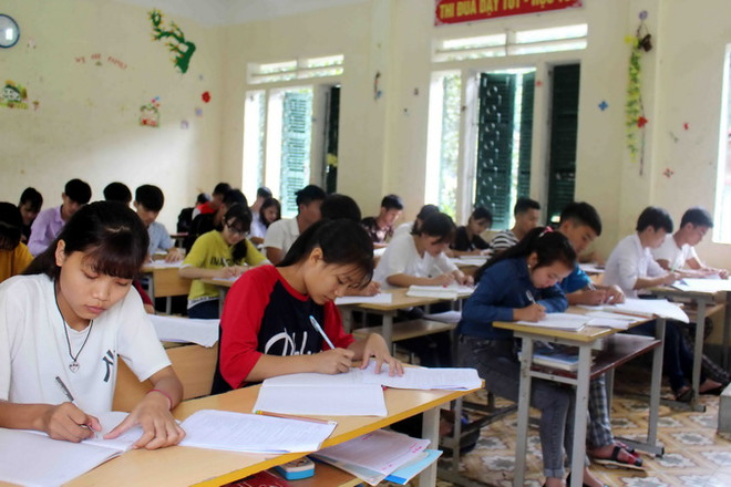 Lần đầu Trường Dân tộc nội trú Mường Tè tổ chức kỳ thi THPT quốc gia ảnh 1