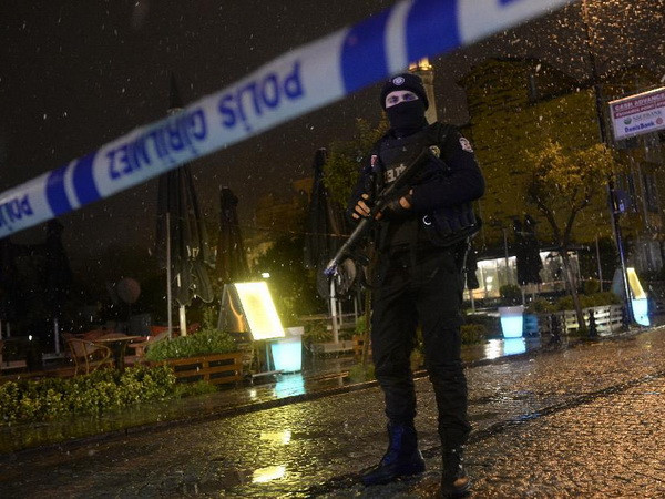 Thổ Nhĩ Kỳ phát hiện bom ở ngoài trung tâm mua sắm Istanbul ảnh 1