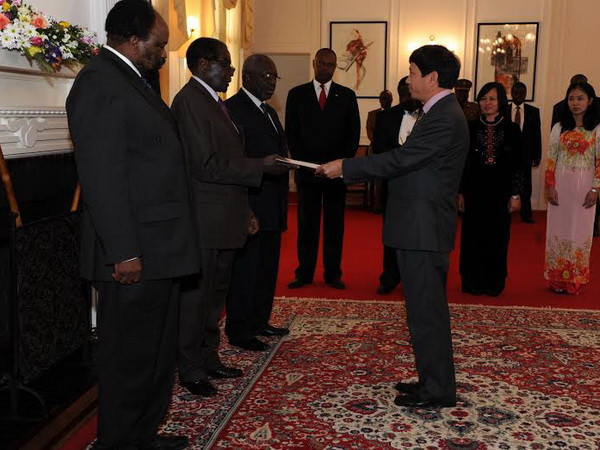 Zimbabwe mong muốn thúc đẩy quan hệ hợp tác với Việt Nam ảnh 1