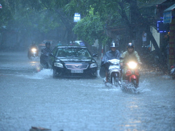 Ảnh hưởng của bão số 3, hệ thống taxi ở Hà Nội bị "tê liệt" ảnh 1