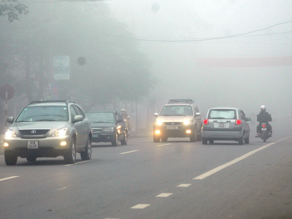 Sương mù xuất hiện dày đặc tại Thành phố Hồ Chí Minh ảnh 1