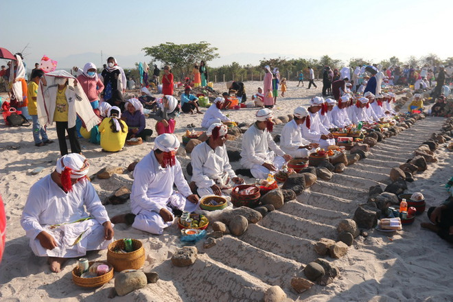 Tết Ramưwan: Lễ hội văn hóa đặc sắc của người Chăm ở Bình Thuận ảnh 1