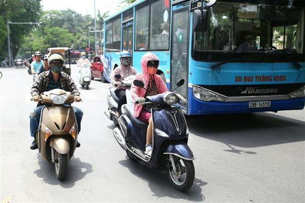 Bảo vệ sức khỏe trong điều kiện thời tiết nắng nóng bất thường ảnh 1