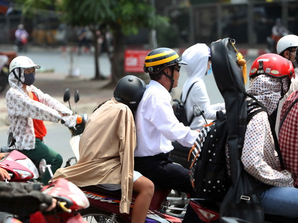 Nắng nóng ở khu vực Bắc bộ sẽ bắt đầu giảm dần từ ngày mai ảnh 1