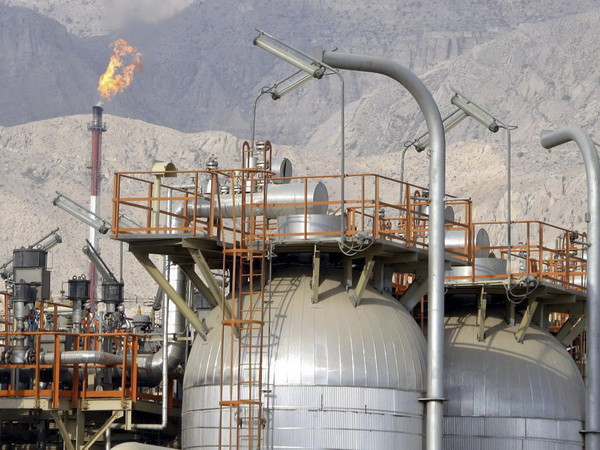 Xuất khẩu dầu và khí ngưng tụ của Iran đạt mức cao kỷ lục ảnh 1