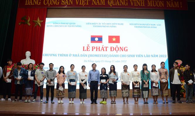 Sinh viên Lào trải nghiệm sống cùng người dân Đà Nẵng ảnh 2