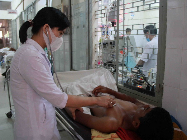 Đắk Lắk: Ăn gỏi lợn, uống nước giếng, 16 người bị ngộ độc ảnh 1